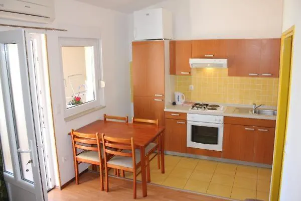 Apartments Nikolina Posedarje