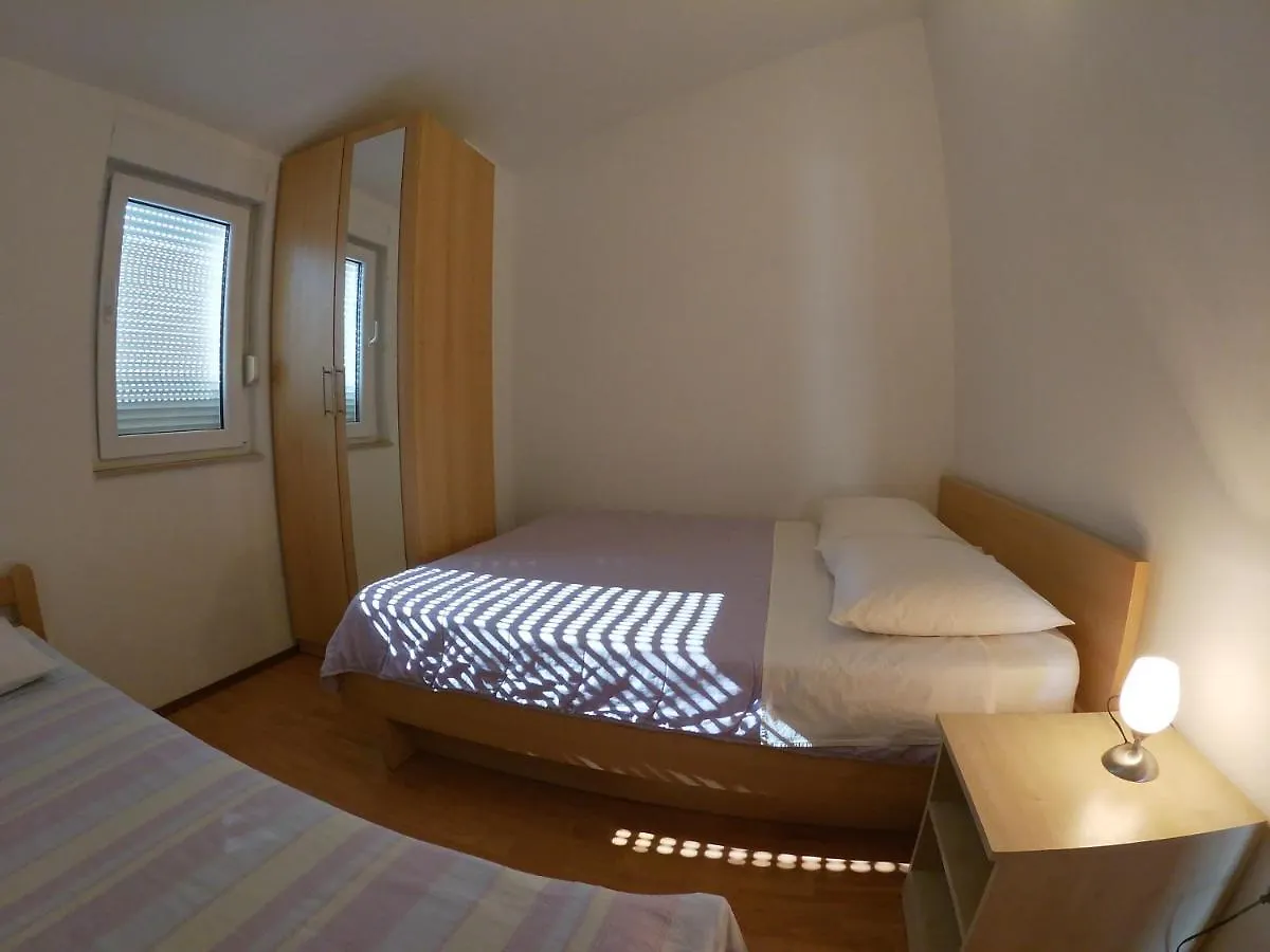 Apartments Nikolina Posedarje