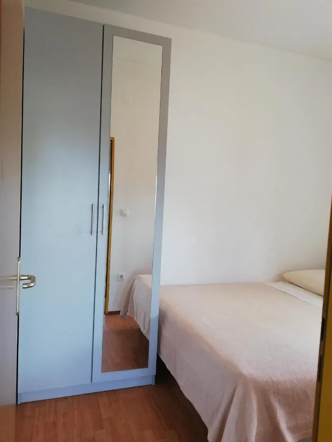 Apartments Nikolina Posedarje 0*,  Hırvatistan