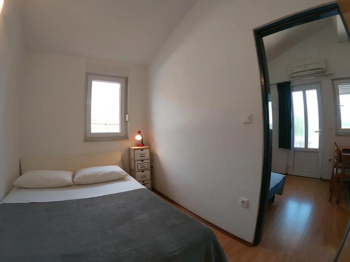Apartments Nikolina Posedarje Hırvatistan