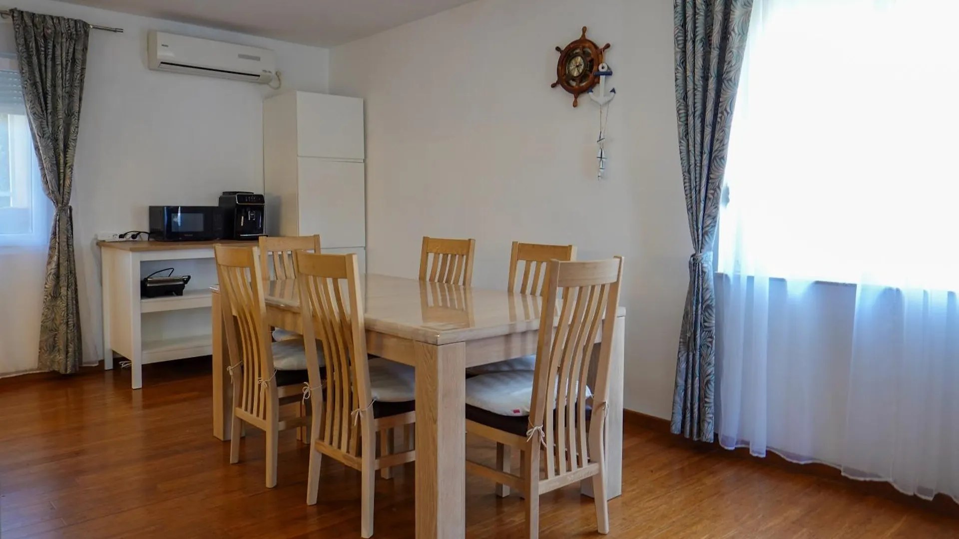 Apartments Nikolina Posedarje