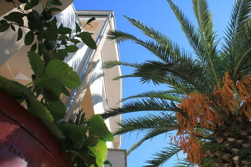 Apartments Nikolina Posedarje 0*,  Hırvatistan