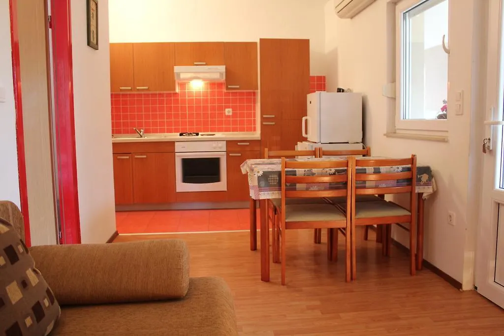 Apartments Nikolina Posedarje 0*,  Hırvatistan