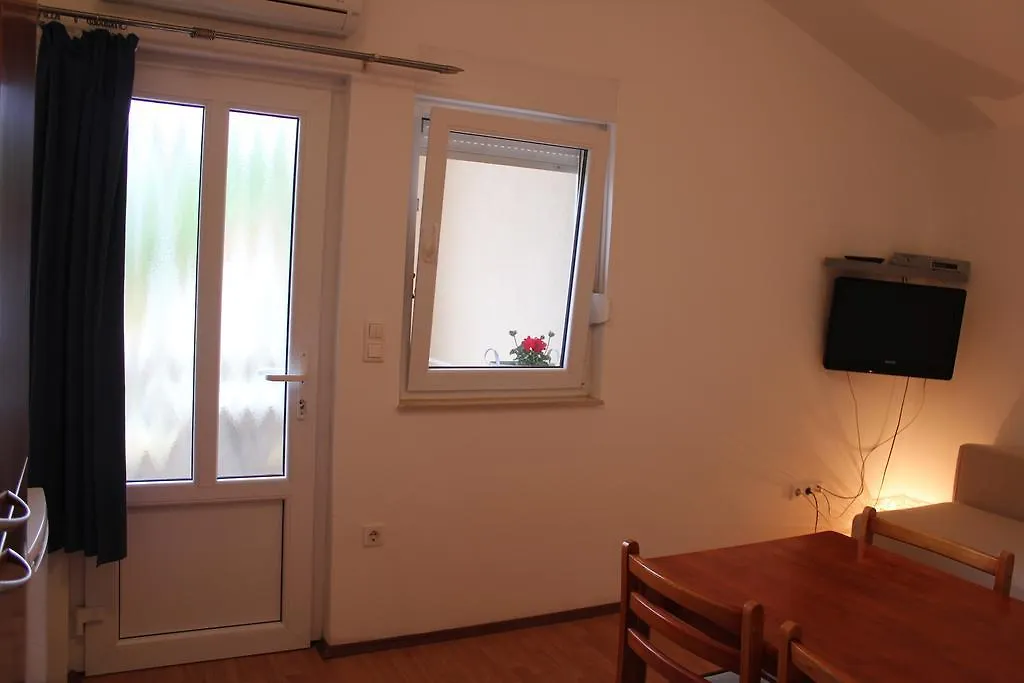 Apartments Nikolina Posedarje Hırvatistan